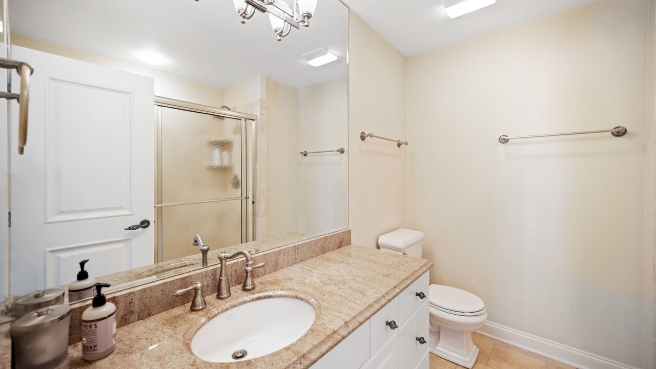 Photo of Bathroom in Debordieu Colony