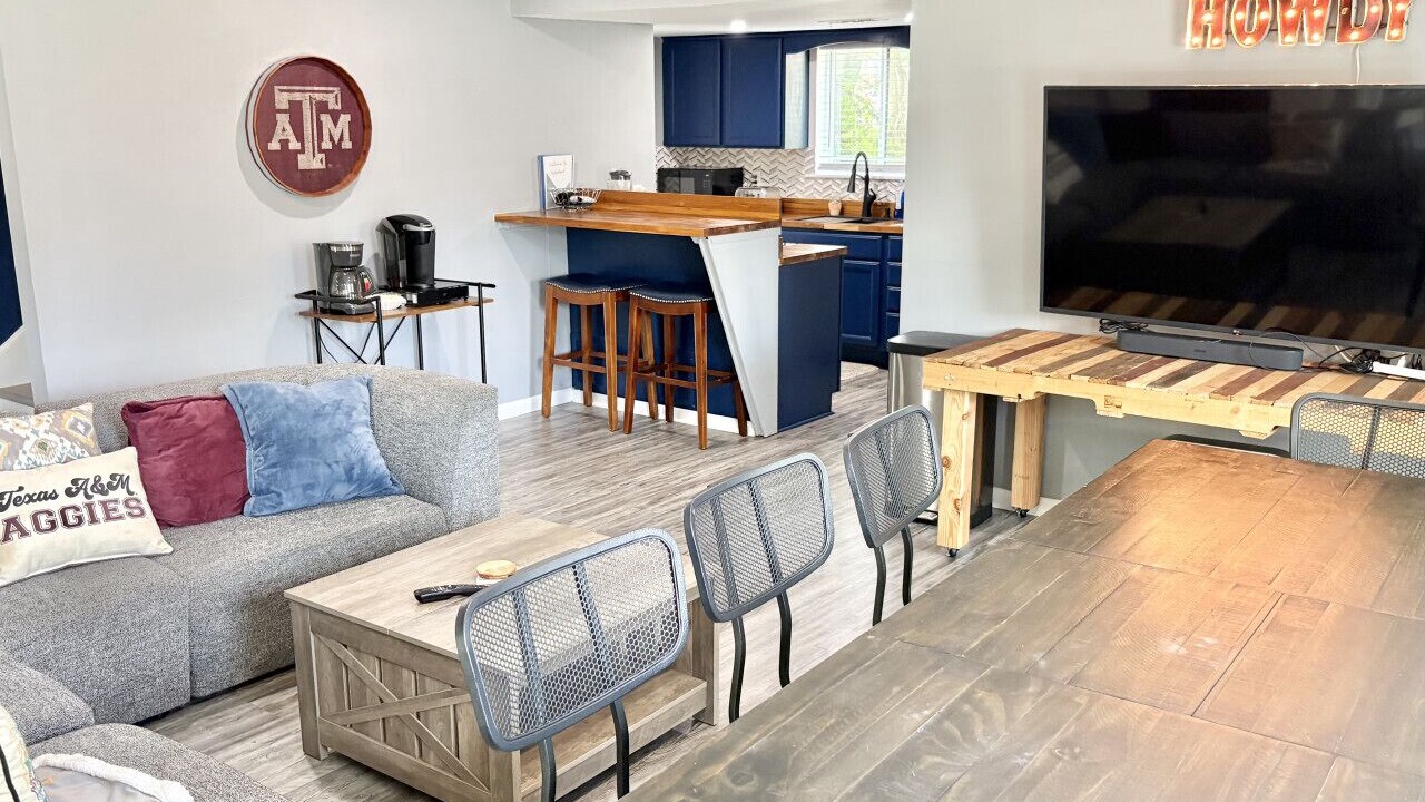 Photo of Livingroom in College Station