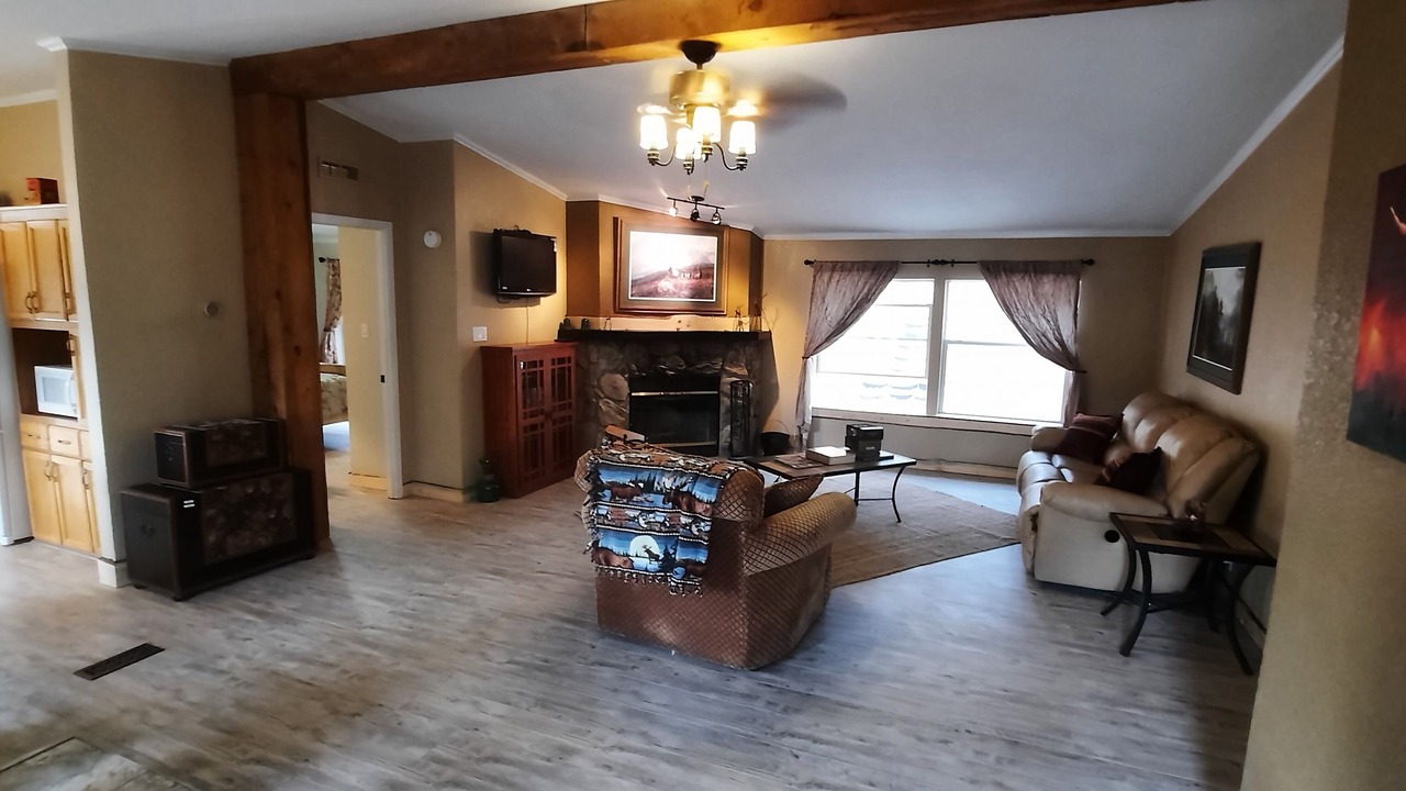Photo of Livingroom in Divide