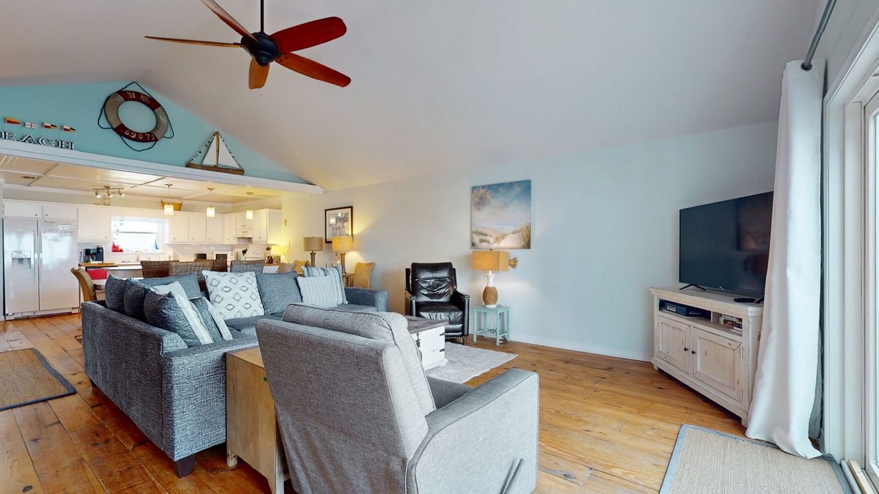 Photo of Livingroom in Silver Cay
