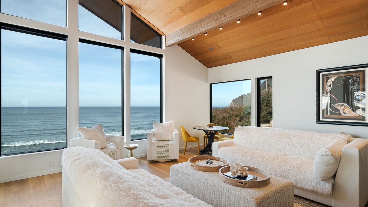 Photo of Bedroom in Neahkahnie Beach