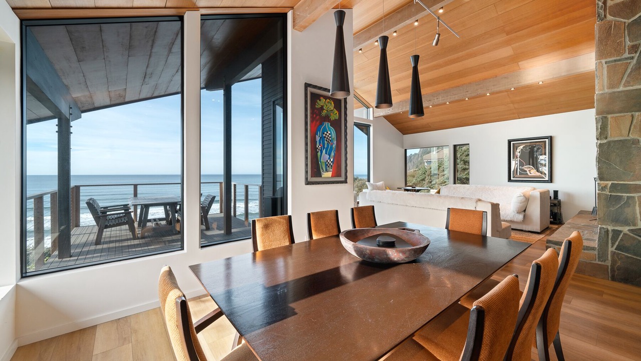 Photo of Bedroom in Neahkahnie Beach