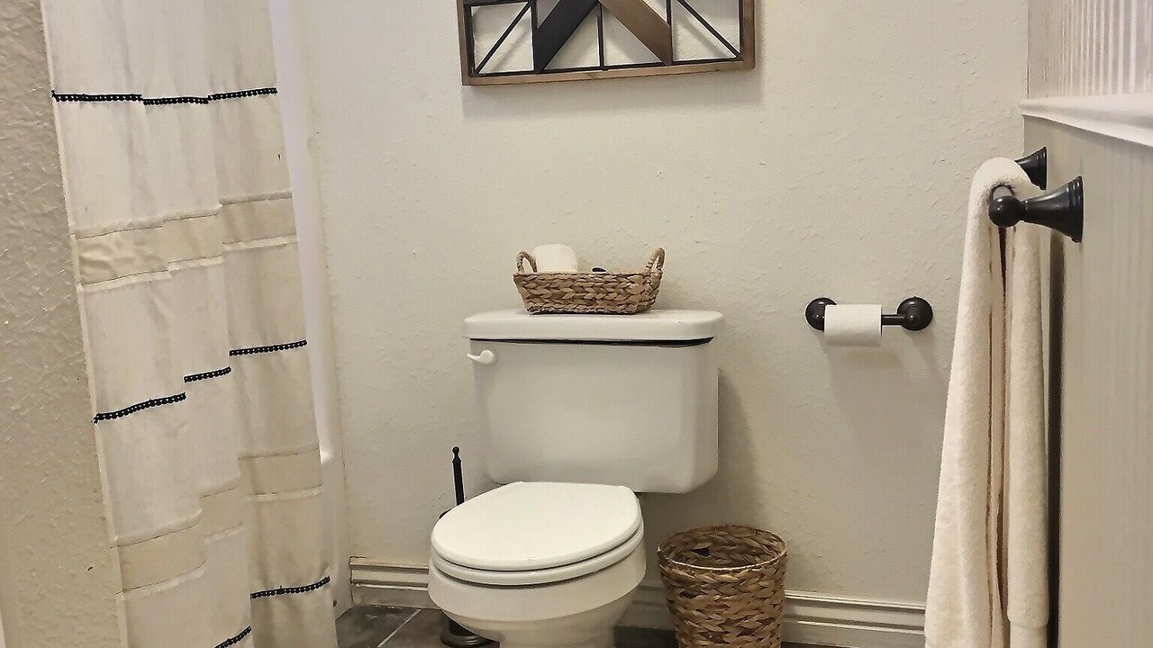 Photo of Bathroom in Cloudcroft