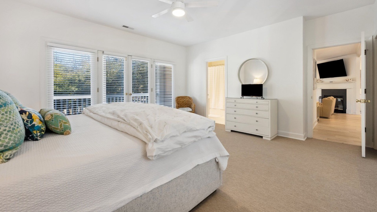Photo of Bedroom in Debordieu Colony