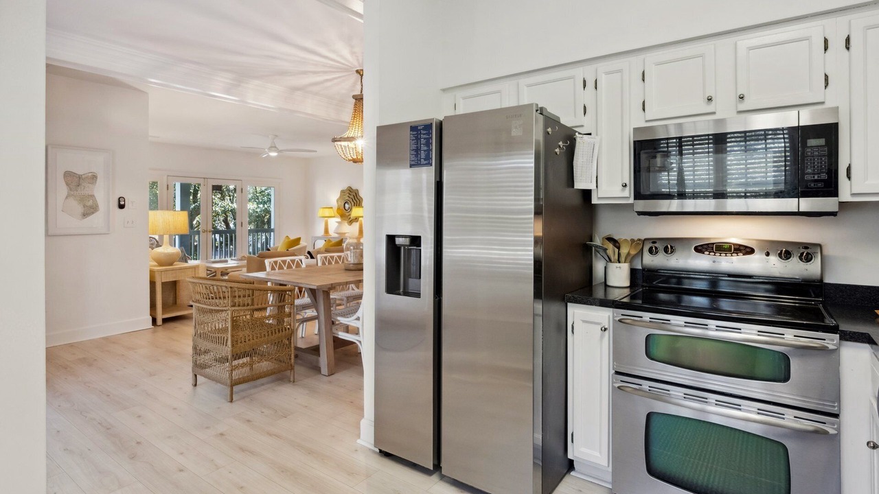 Photo of Kitchen in Debordieu Colony