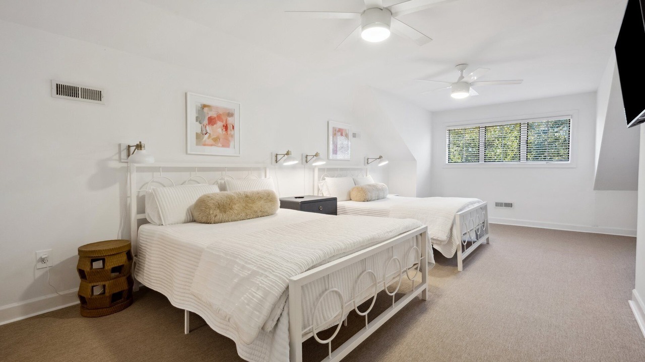 Photo of Bedroom in Debordieu Colony