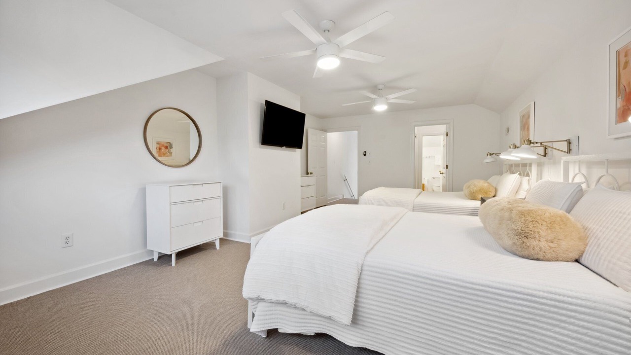 Photo of Bedroom in Debordieu Colony