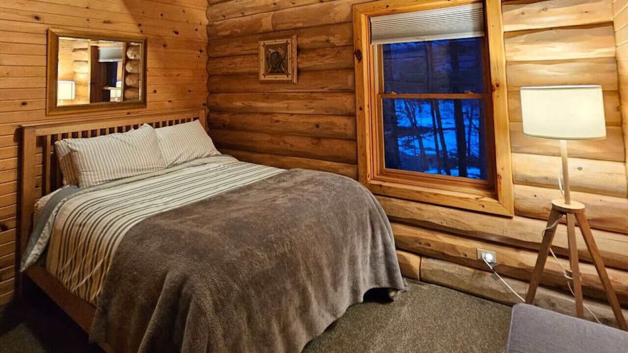 Photo of Bedroom in Cable