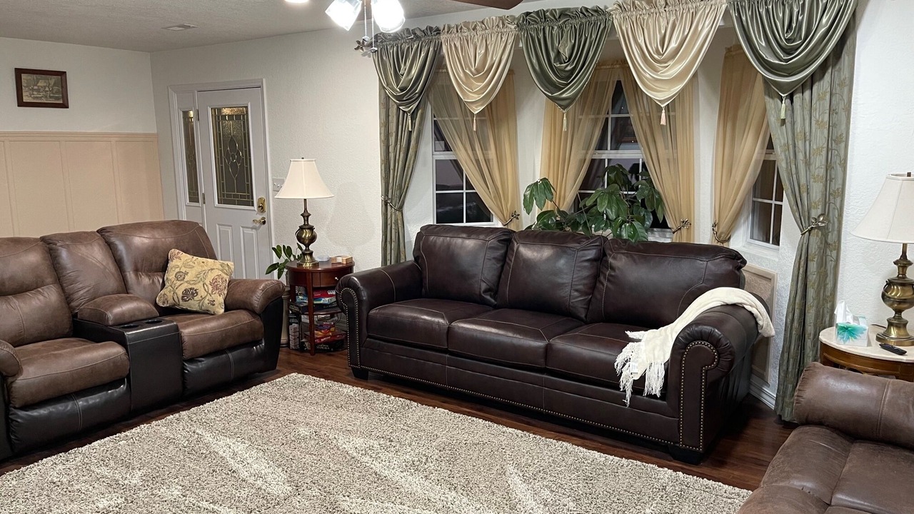 Photo of Bedroom in Mountain Grove