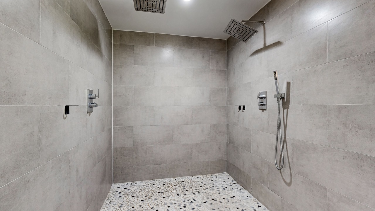 Photo of Bathroom in Riviera Estates