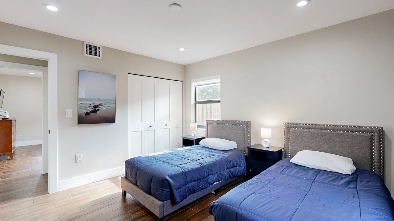 Photo of Bedroom in Riviera Estates