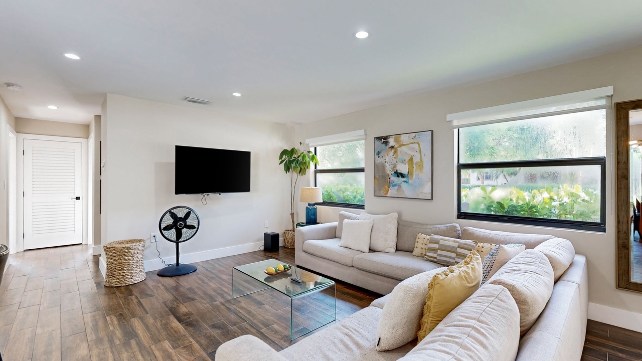 Photo of Livingroom in Riviera Estates