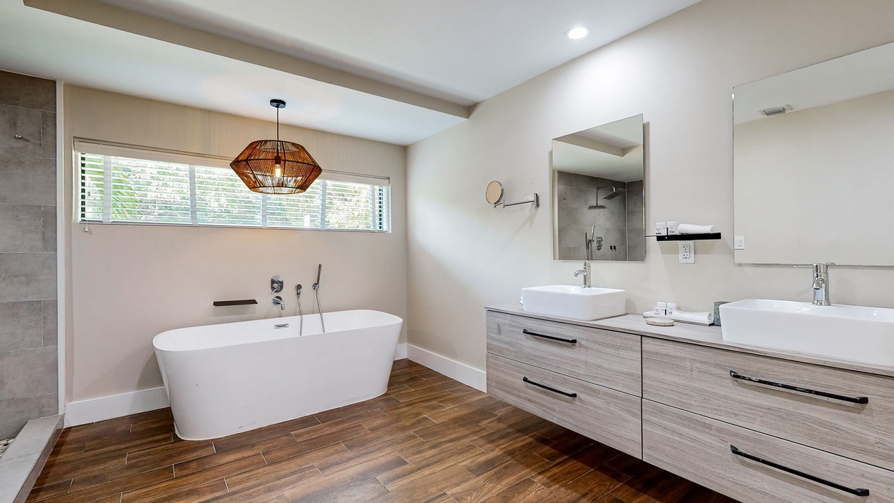 Photo of Bathroom in Riviera Estates