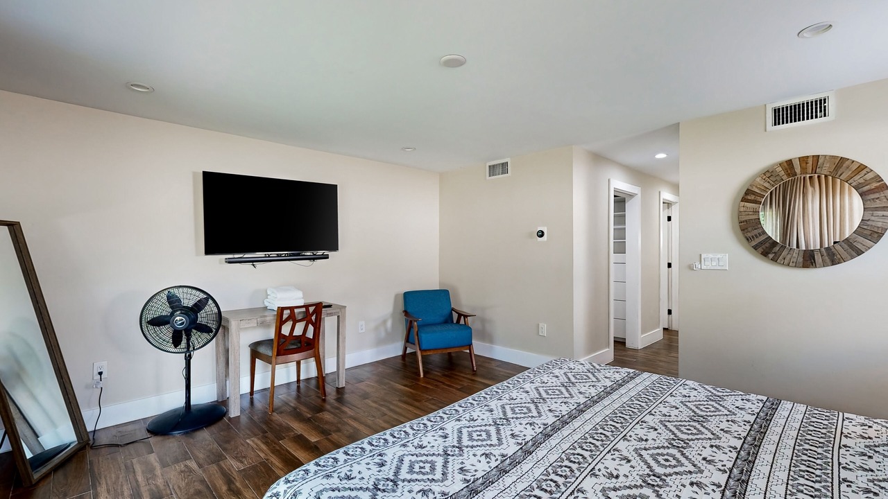 Photo of Bedroom in Riviera Estates