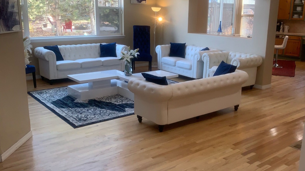 Photo of Livingroom in Aurora