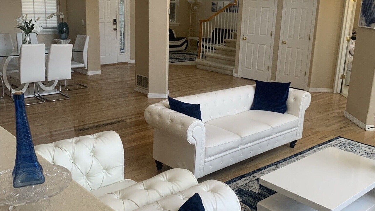 Photo of Livingroom in Aurora