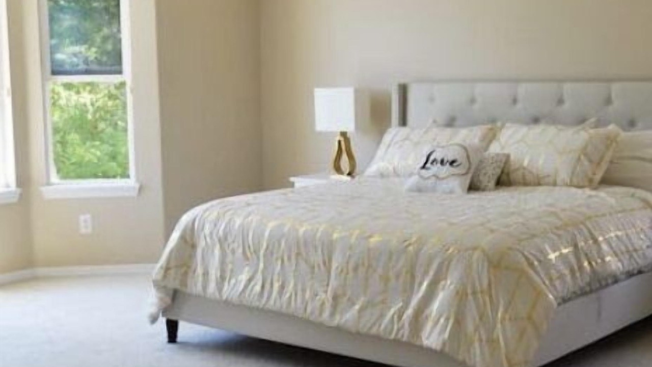 Photo of Bedroom in Aurora