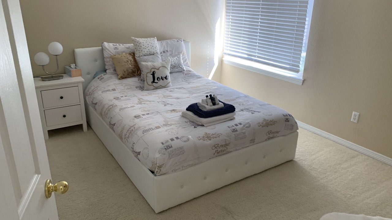 Photo of Bedroom in Aurora