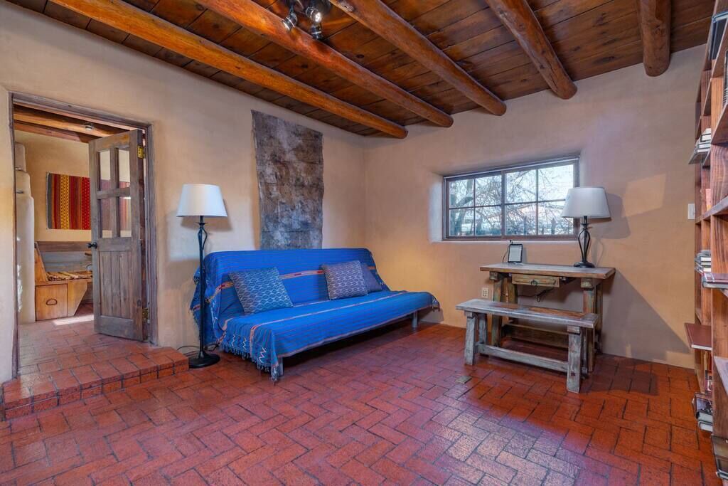Photo of Livingroom in Historic Eastside