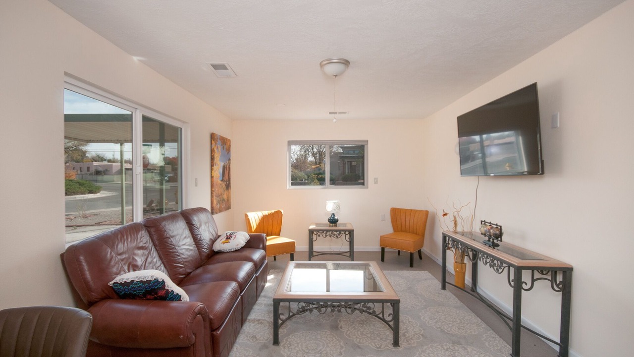 Photo of Livingroom in North Campus