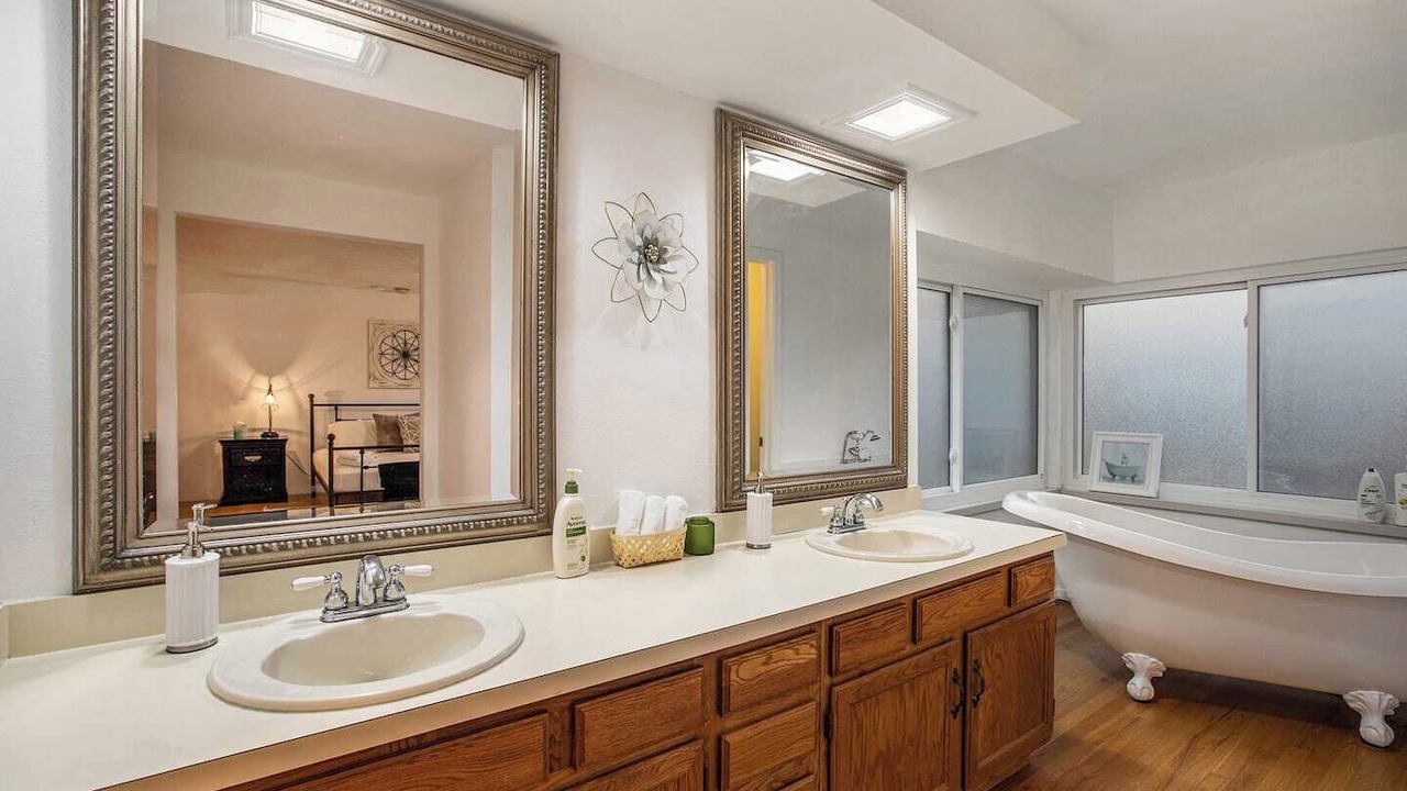Photo of Bathroom in North Central Westminster