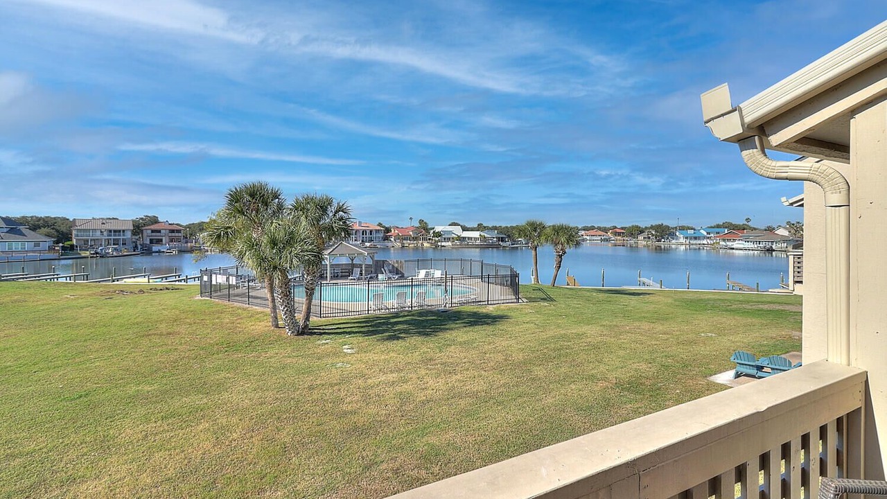 Photo of Patio Balcony in Harbor Oaks