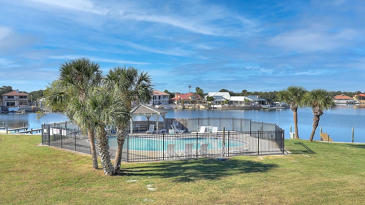 Photo of Patio Balcony in Harbor Oaks