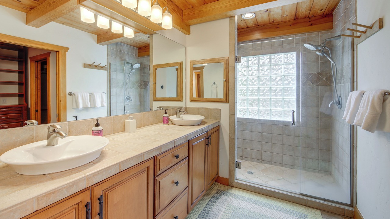 Photo of Bathroom in Grand Lake