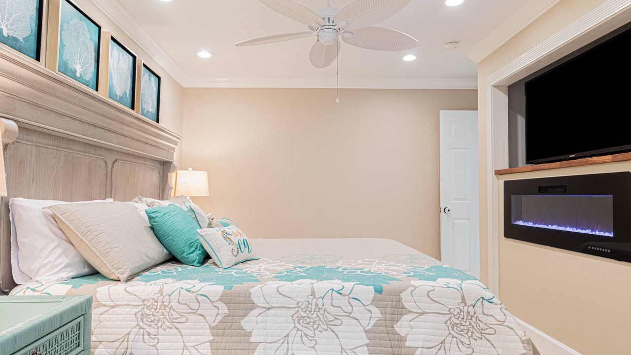 Photo of Bedroom in Naples Park