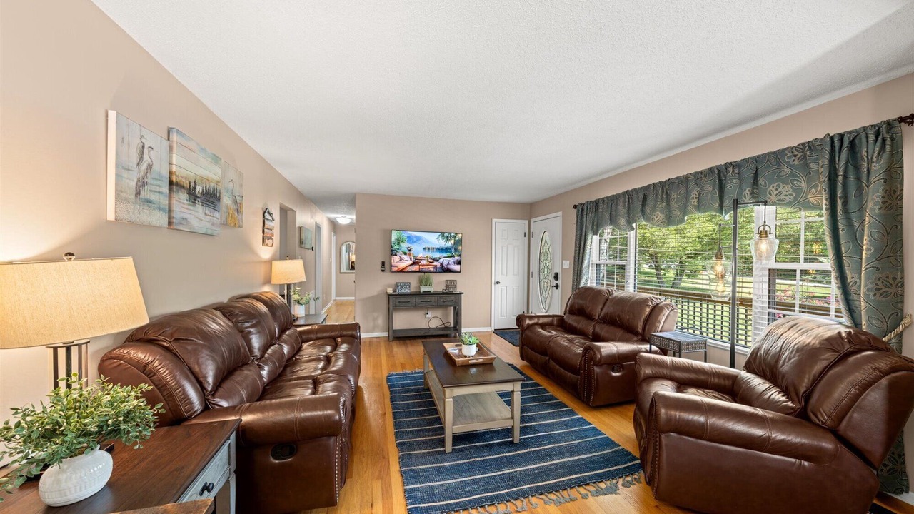 Photo of Bedroom in Ashley Oaks