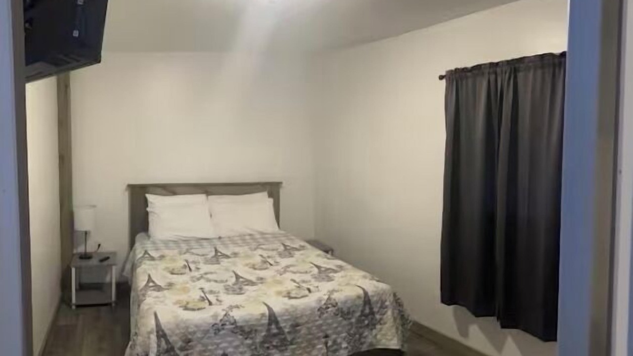 Photo of Bedroom in Aurora