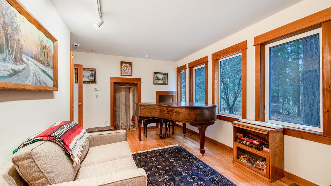 Photo of Livingroom in Bainbridge Island
