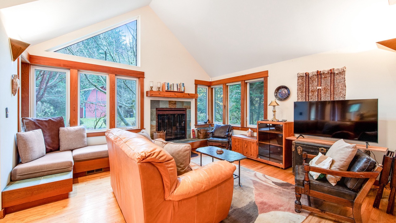Photo of Livingroom in Bainbridge Island