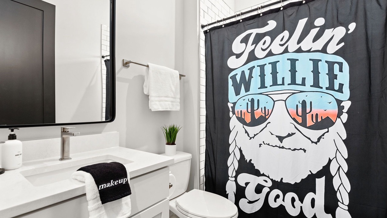 Photo of Bathroom in Urbandale Nations