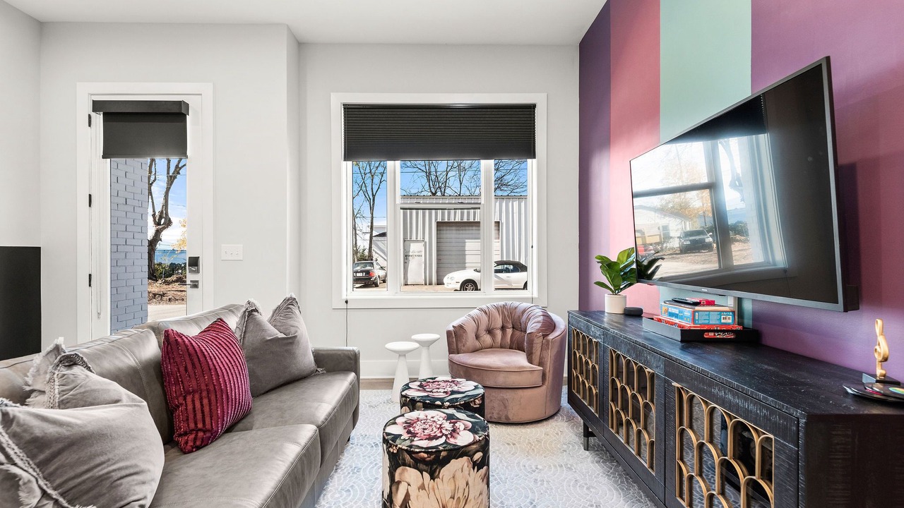 Photo of Livingroom in Urbandale Nations