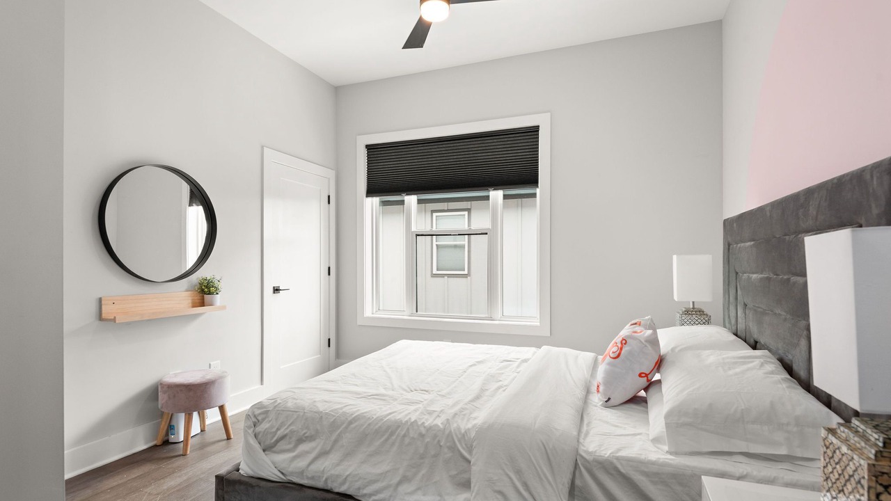 Photo of Bedroom in Urbandale Nations