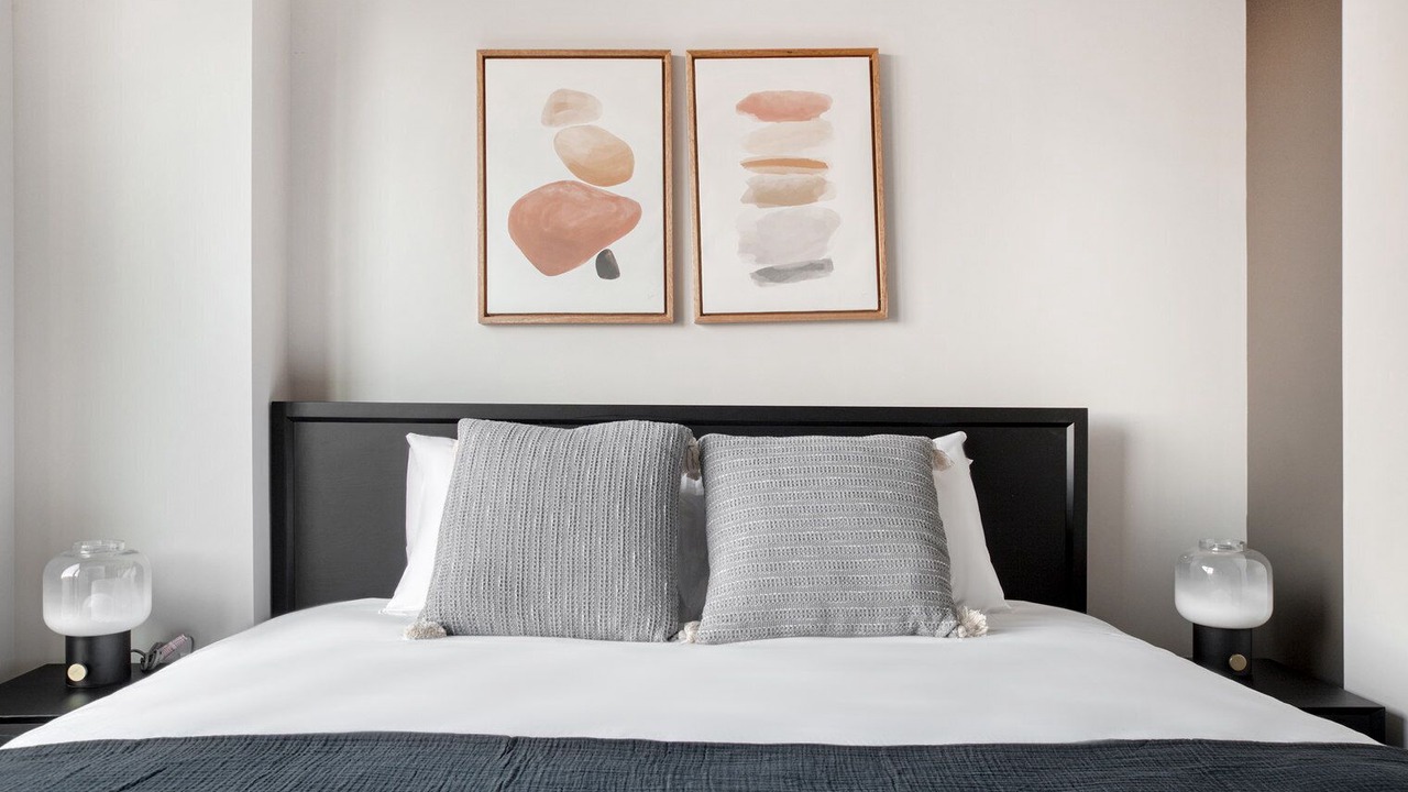 Photo of Bedroom in Theatre District