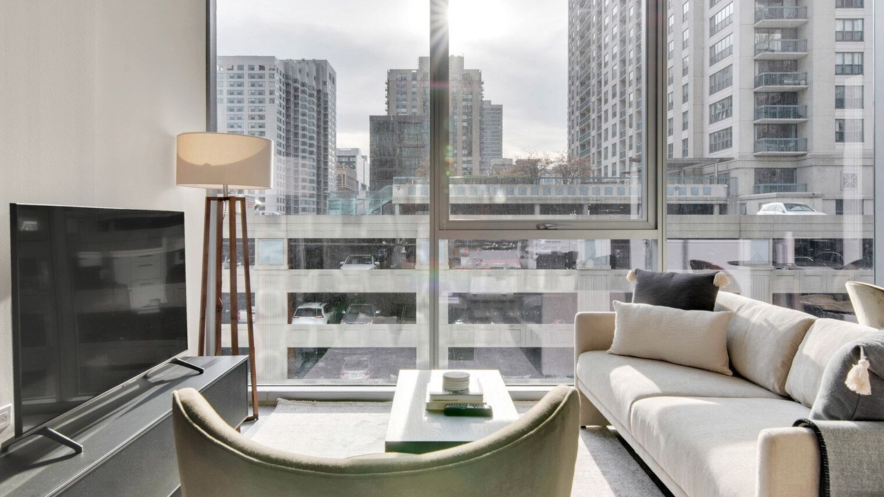 Photo of Livingroom in Near North Side