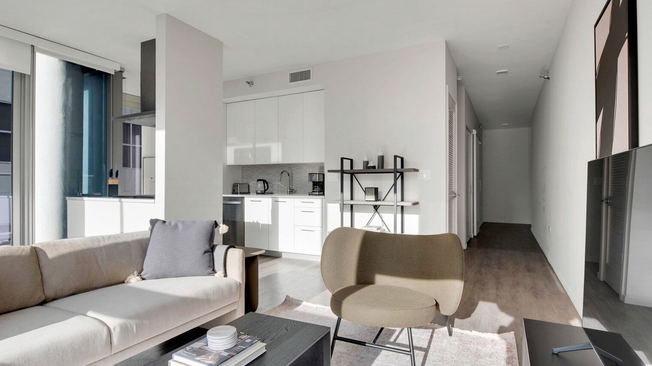 Photo of Livingroom in Near North Side