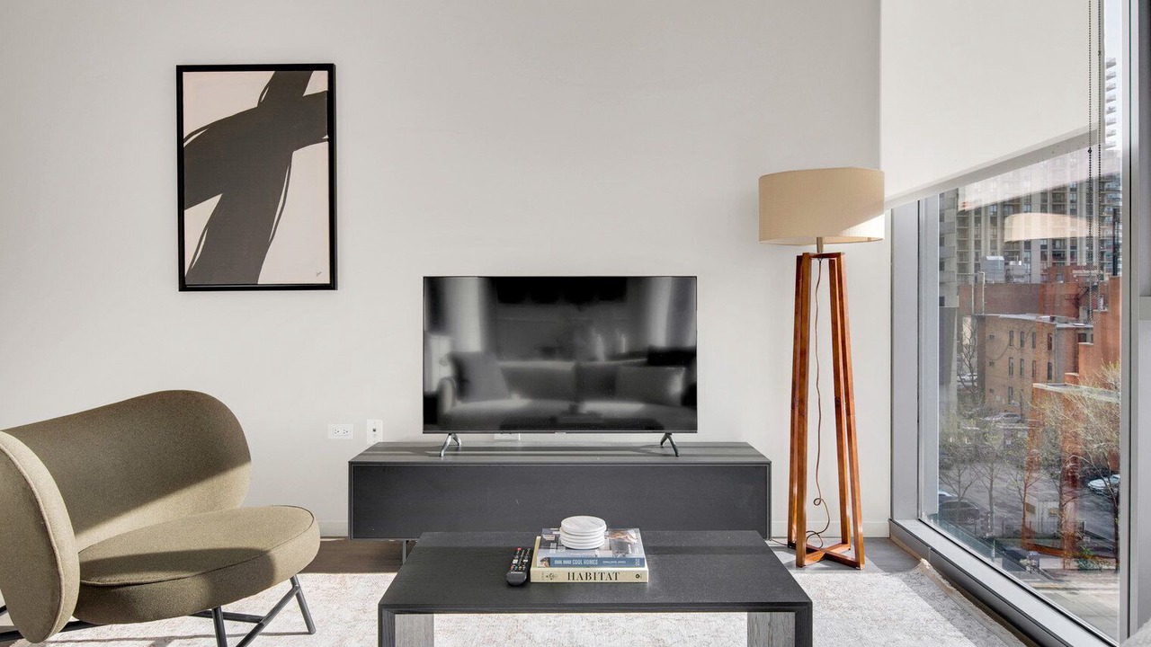 Photo of Livingroom in Near North Side