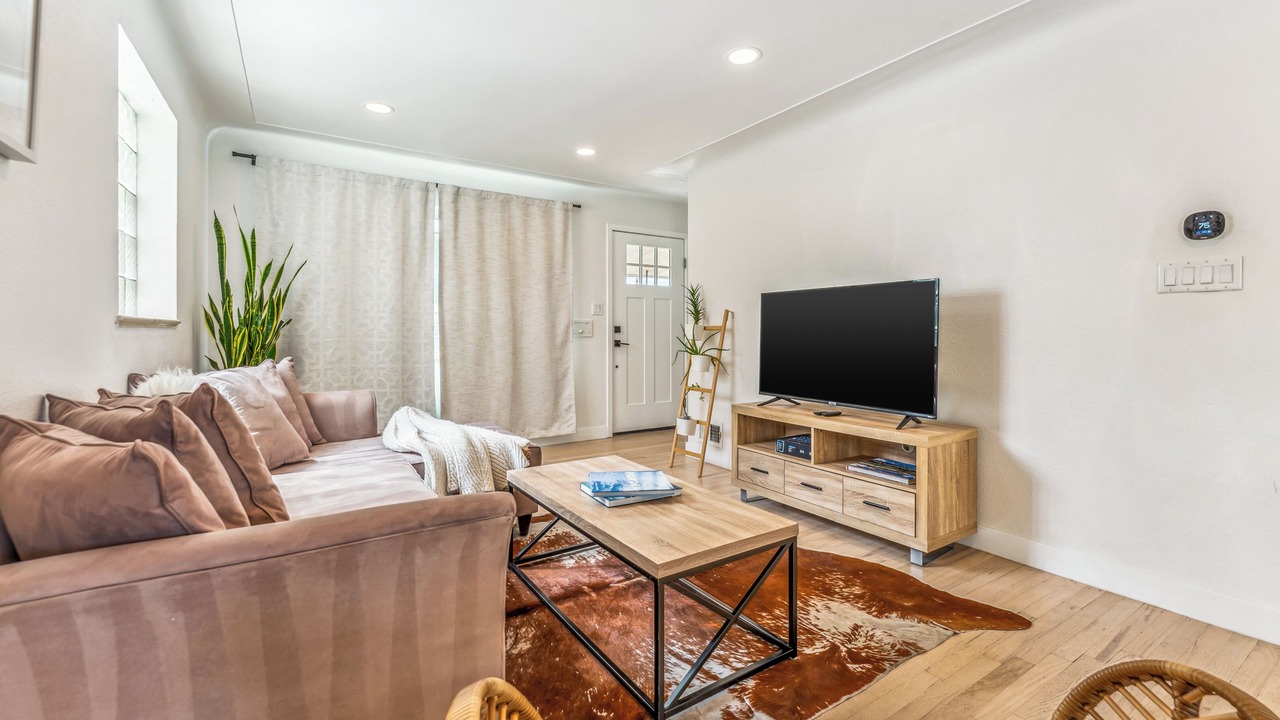 Photo of Livingroom in Skyland