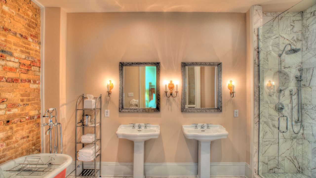 Photo of Bathroom in Downtown Memphis