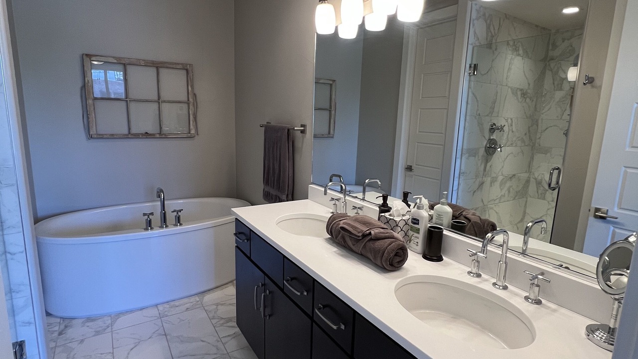 Photo of Bathroom in Sloan Lake