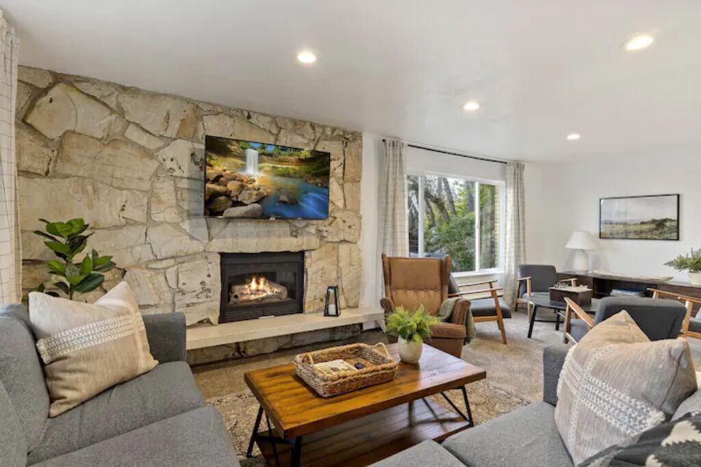 Photo of Livingroom in Centerville