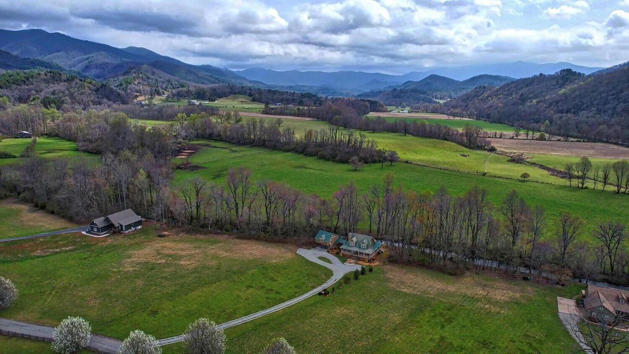 Photo of Outdoor in Hayesville