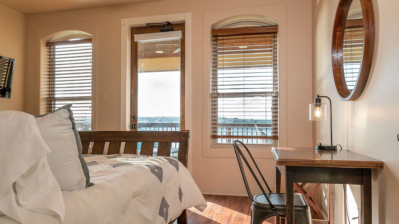 Photo of Bedroom in Brooks Hollow