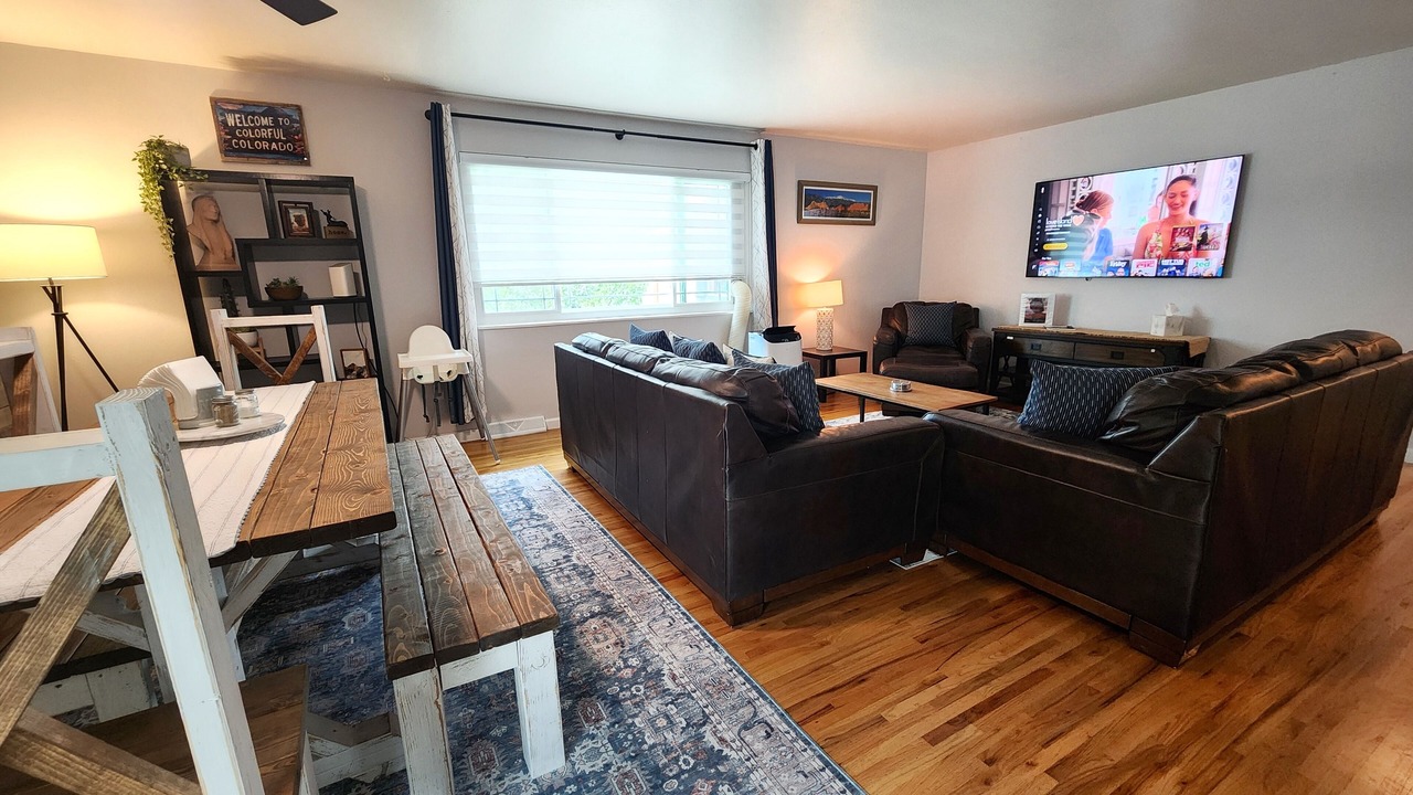 Photo of Livingroom in Pleasant Valley