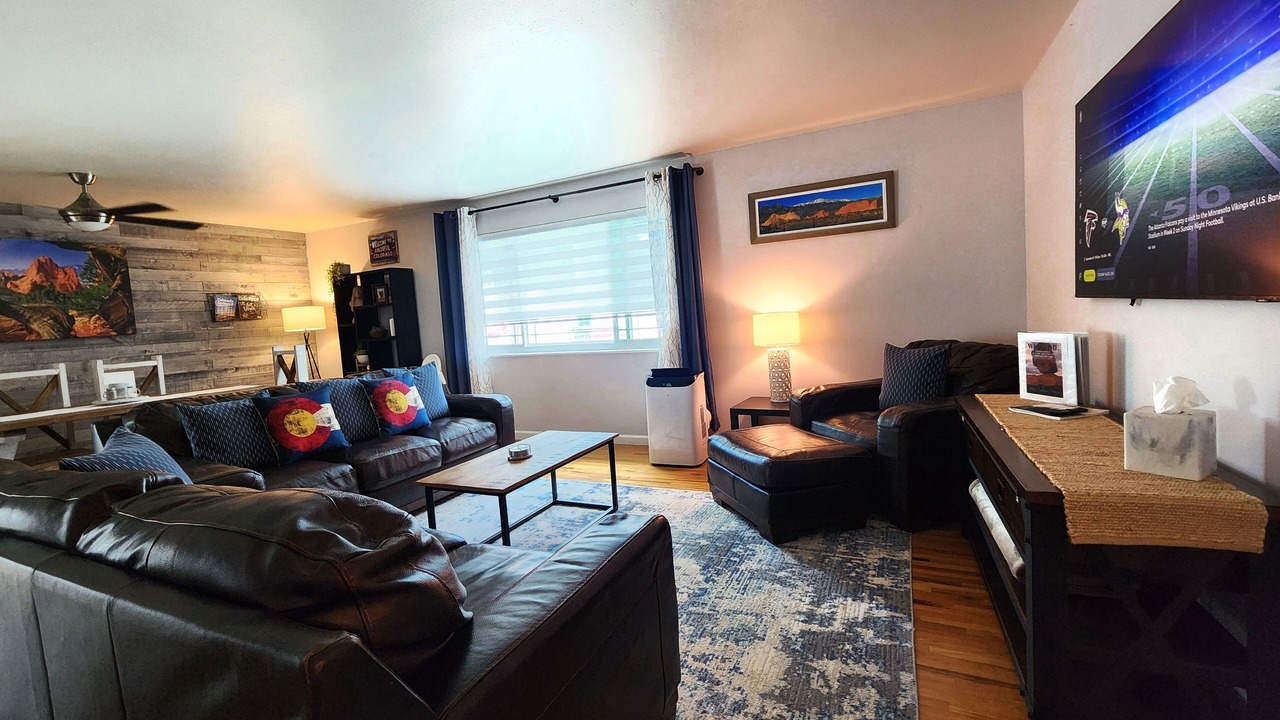 Photo of Livingroom in Pleasant Valley