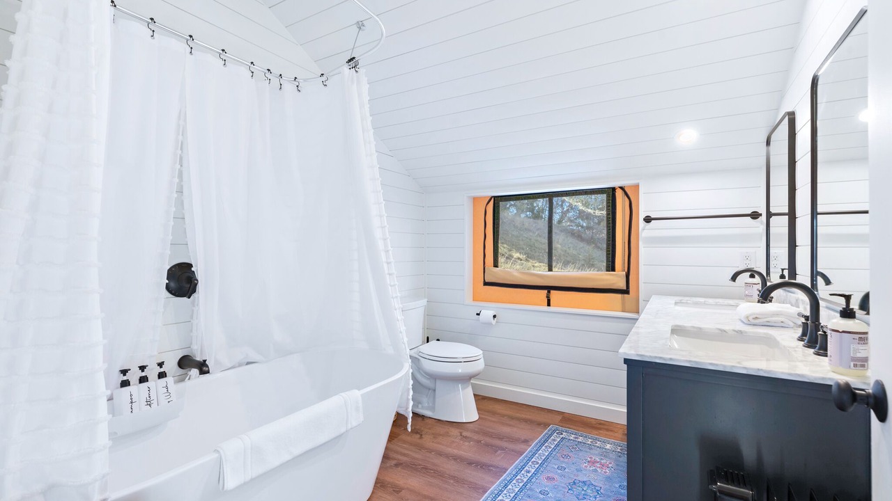Photo of Bathroom in Ingram