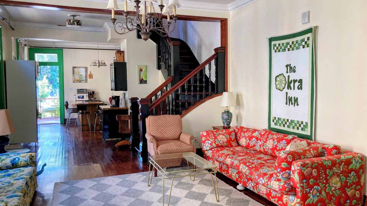 Photo of Livingroom in Mid-City